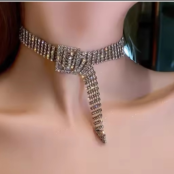 Fashion Jewelry Jewelry - New Belt Buckle Choker Necklace - Silver Crystal